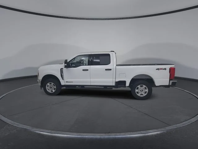 Used 2025 Oxford White Ford XLT image 9