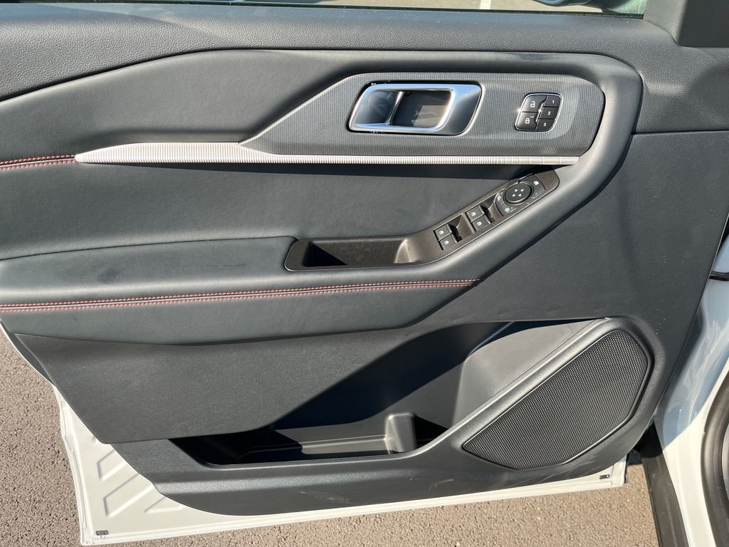 New 2027 Avalanche Gray Ford ST-Line image 11