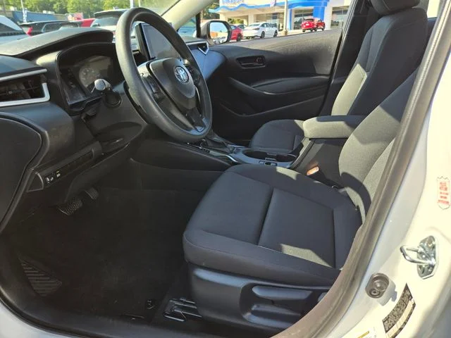 Used 2025 White Toyota LE image 10