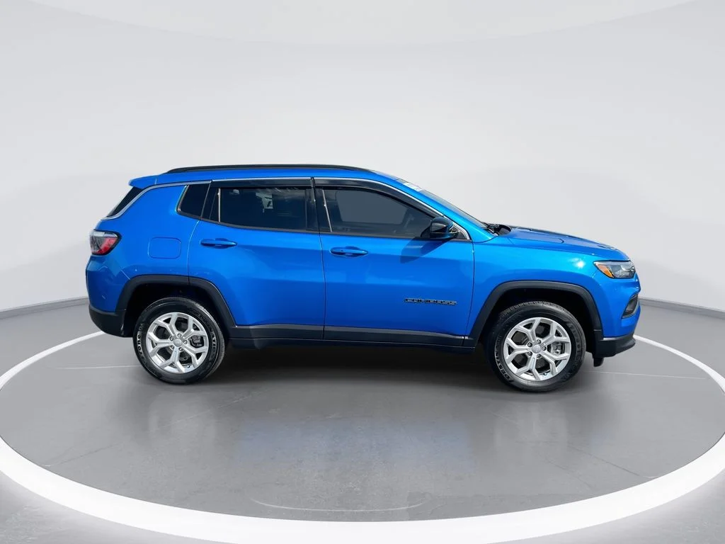 Used 2024 Blue Jeep Latitude image 9
