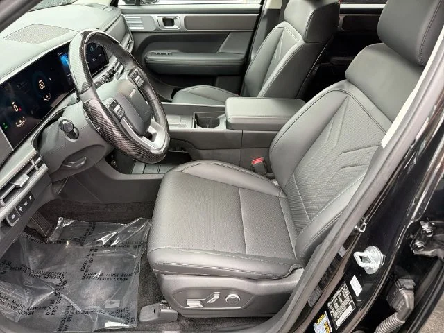 Used 2025 Black Hyundai SEL image 22