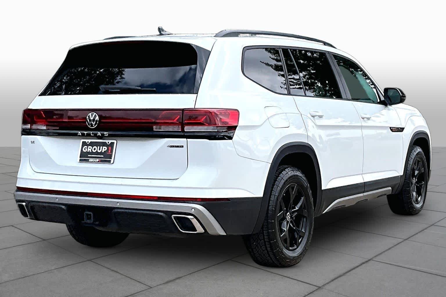 Used 2024 Pure White Volkswagen 2.0T Peak Edition SE w/Technology image 13