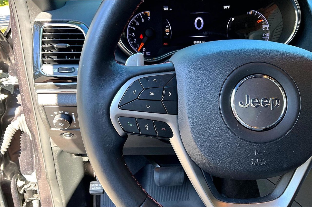 Used 2019 Gray Jeep Trailhawk image 10