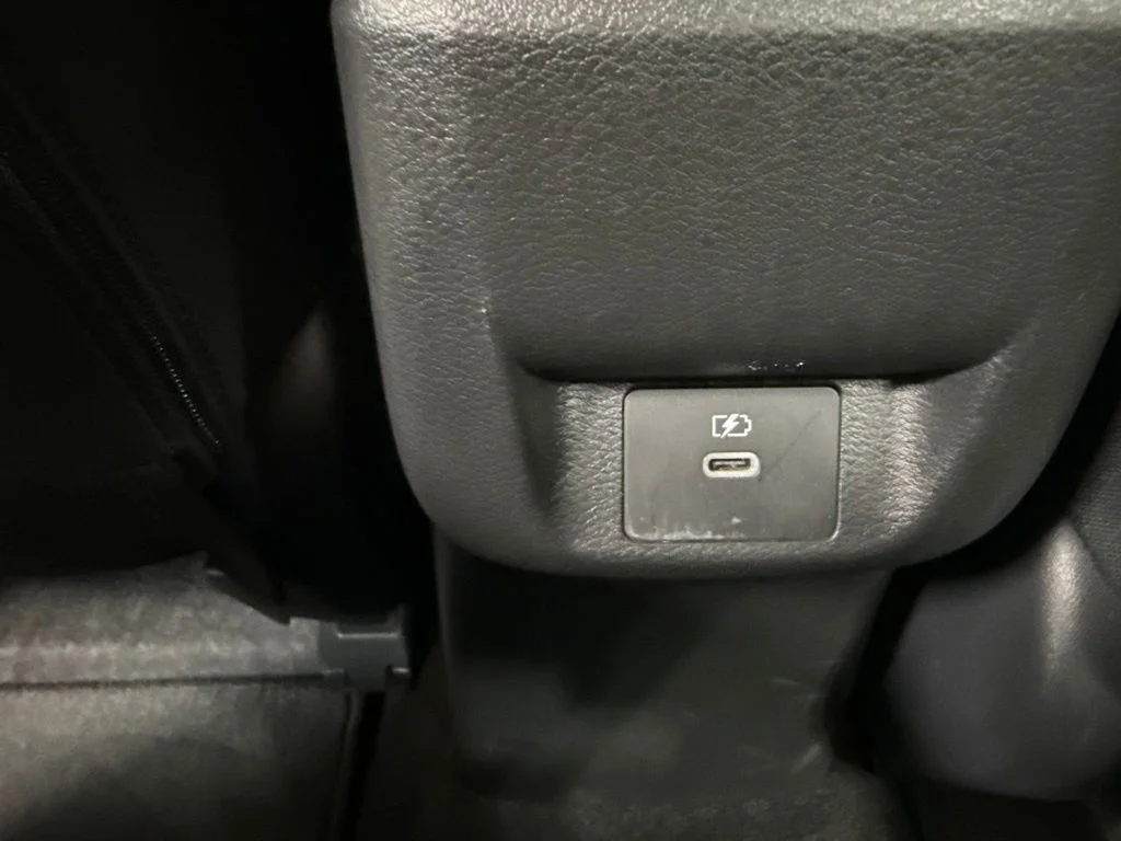 Used 2025 Silver Nissan 1.6 SV image 19