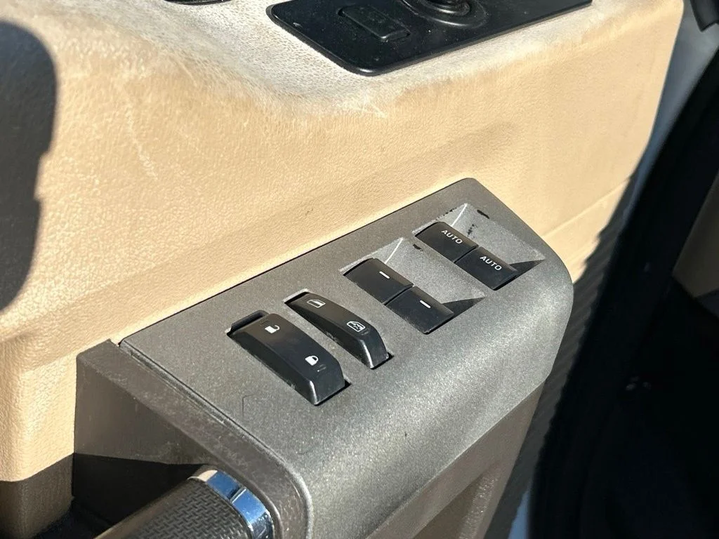 Used 2014 Oxford White Ford Lariat image 18
