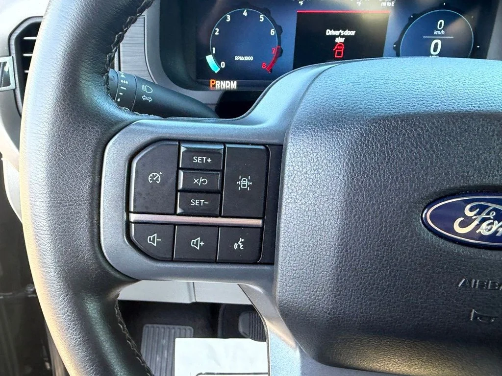 Used 2025 Black Ford XLT image 27
