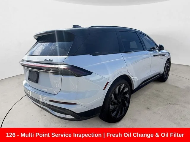 Used 2024 White Lincoln Reserve image 3