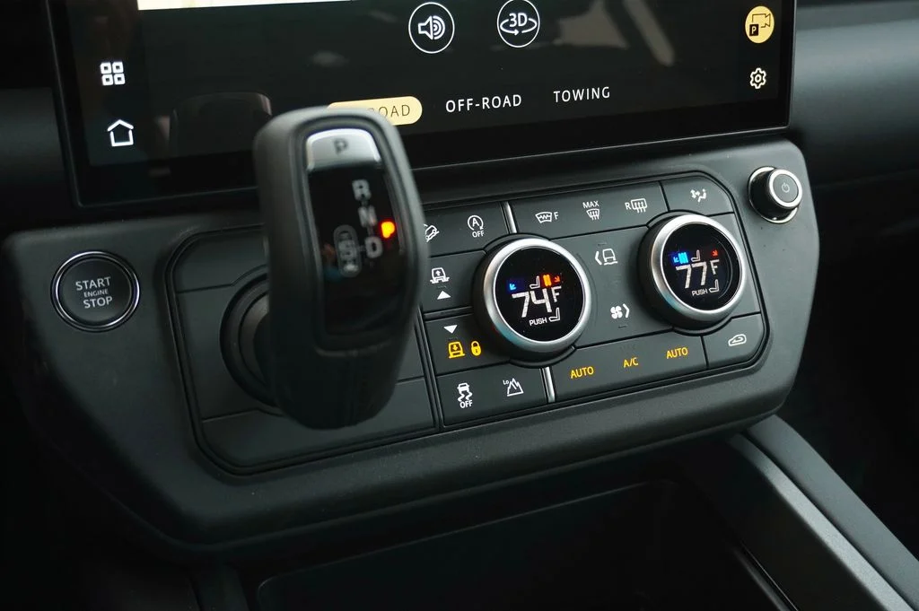 New 2026 Santorini Black Land Rover X-Dynamic SE image 26