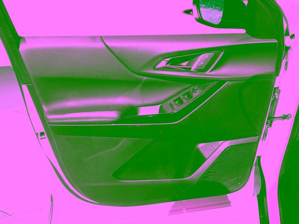 Used 2025 White Chevrolet LT image 21