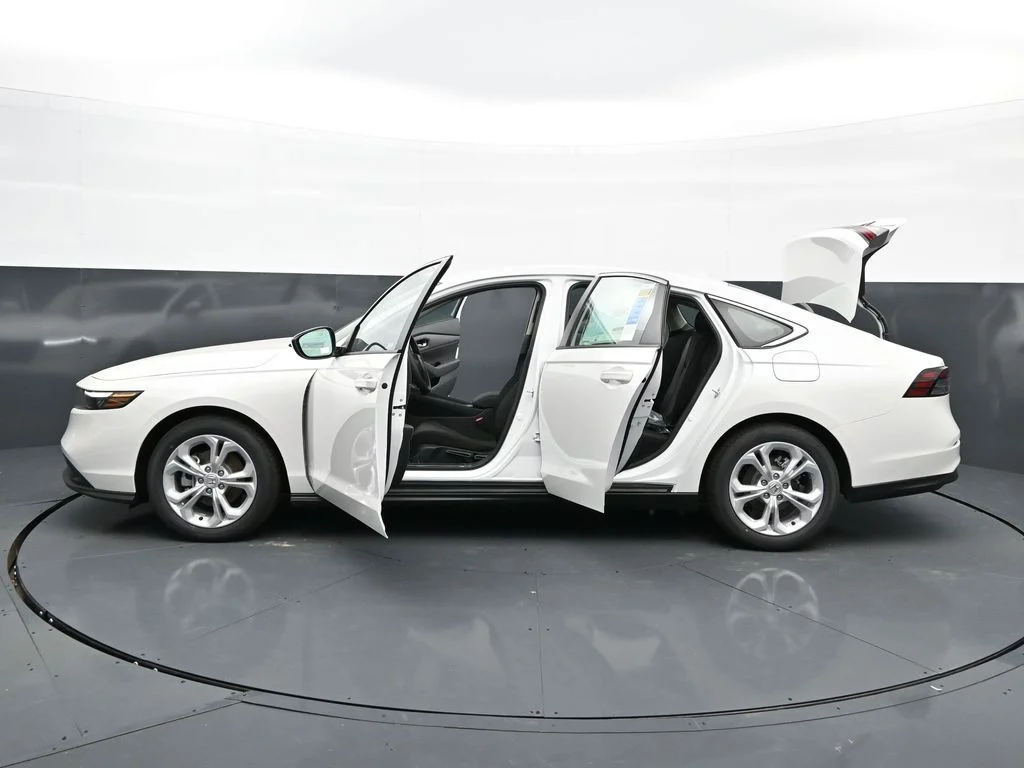 New 2026 Platinum White Pearl Honda LX image 43