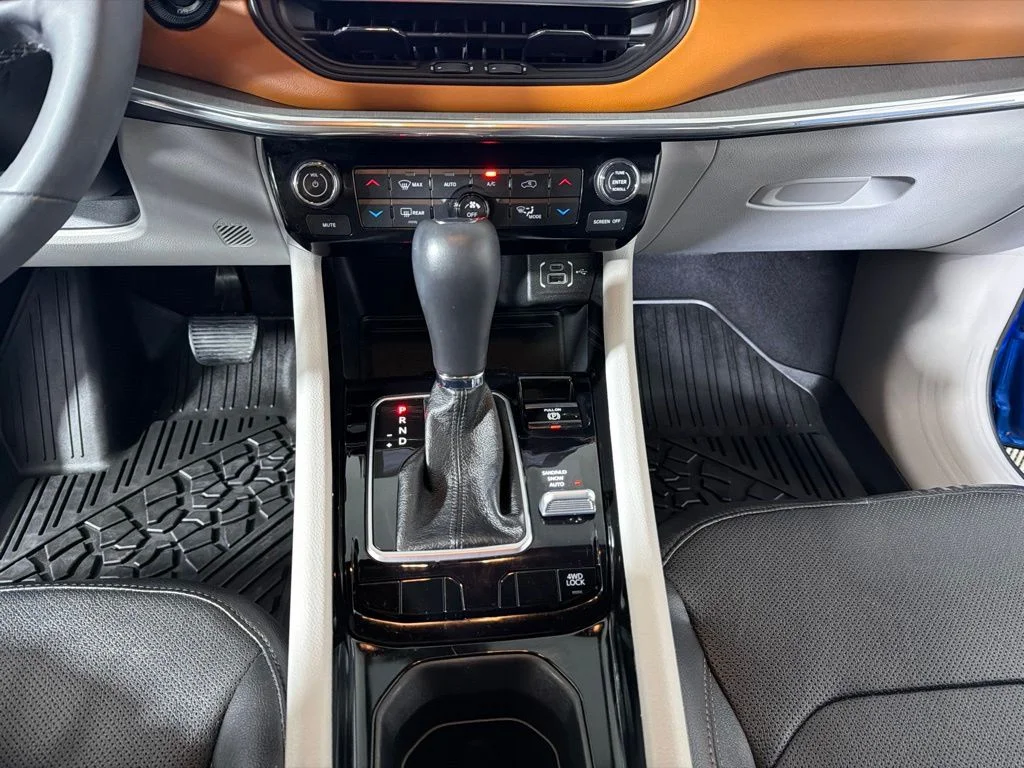 Used 2023 Blue Jeep Limited image 17