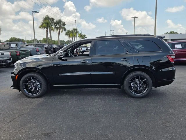 New 2026 Diamond Black Clear-Coat Exterior Paint Dodge GT Plus HEMI V8 image 5