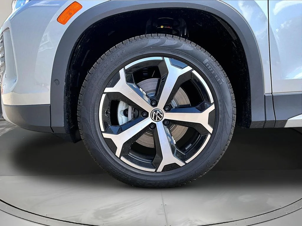 New 2026 Silver Volkswagen 2.0T SE image 12