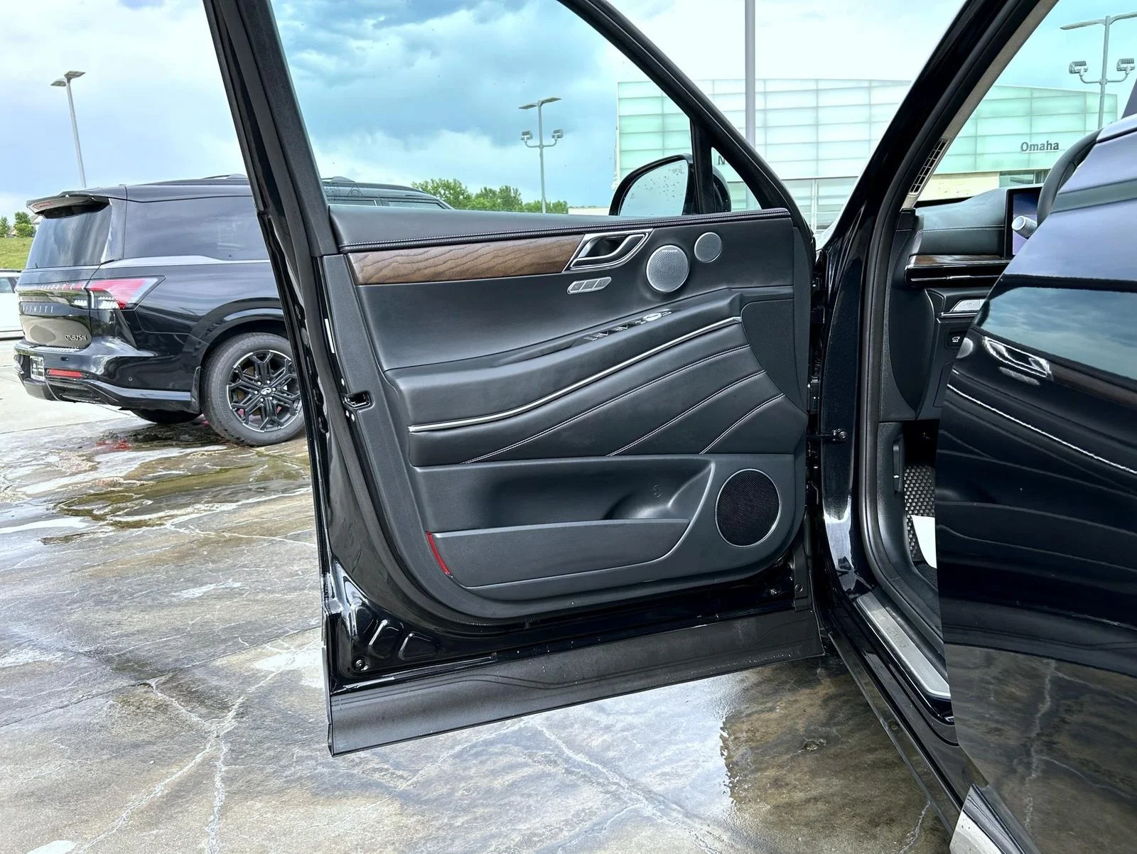 Certified Used 2025 Black Genesis 3.5T Prestige image 9