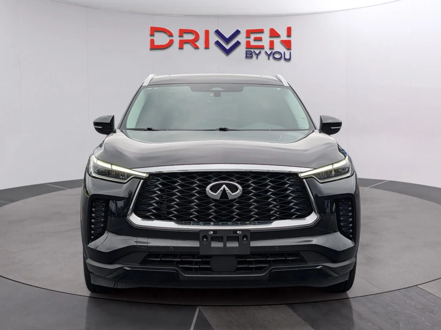 Used 2023 Mineral Black INFINITI LUXE image 8