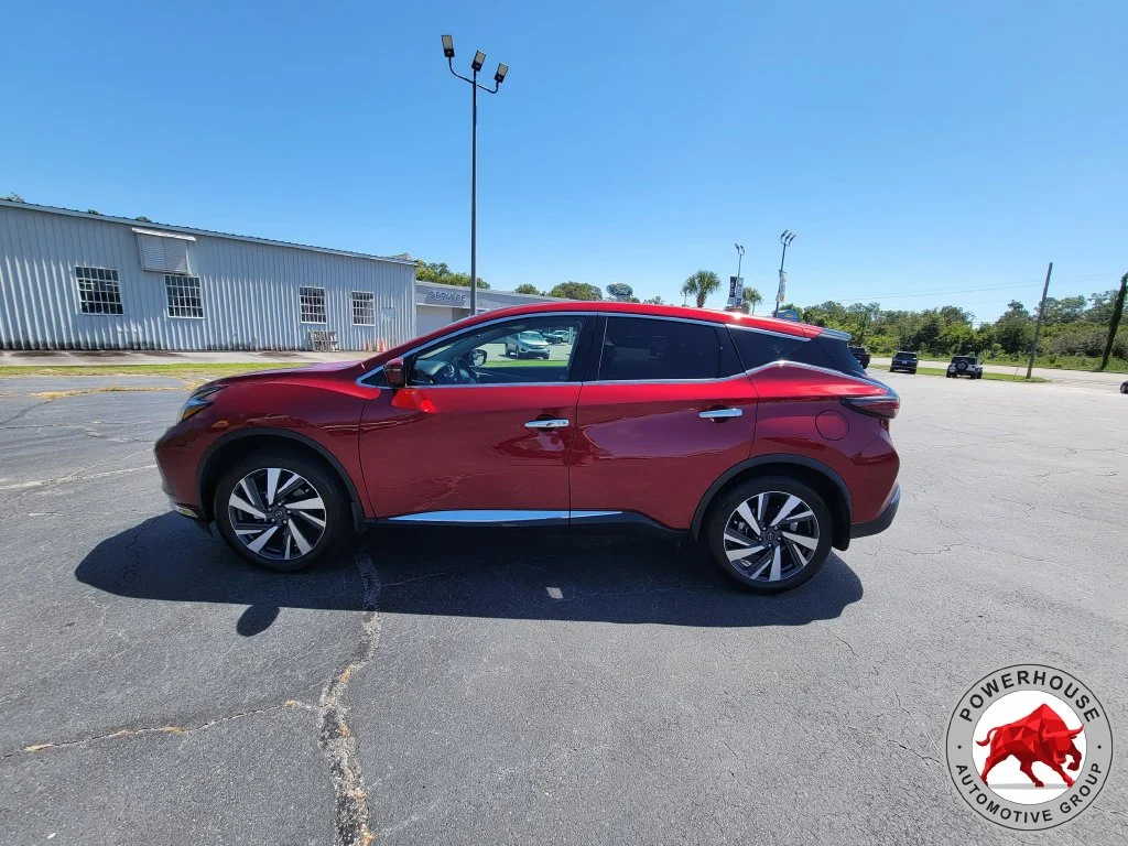 Used 2023 Red Nissan SL image 3