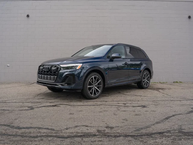 2025 Audi Q7 45 Premium Plus