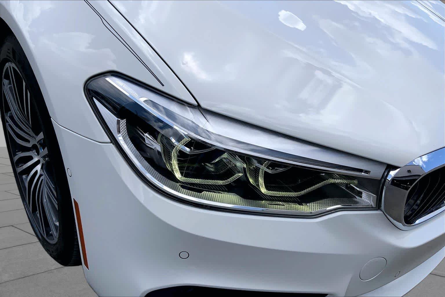 Used 2018 Mineral White Metallic BMW 540i image 27