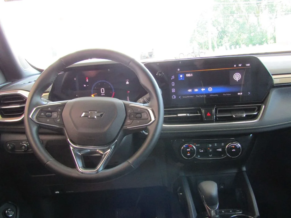 Used 2025 Black Chevrolet ACTIV image 5