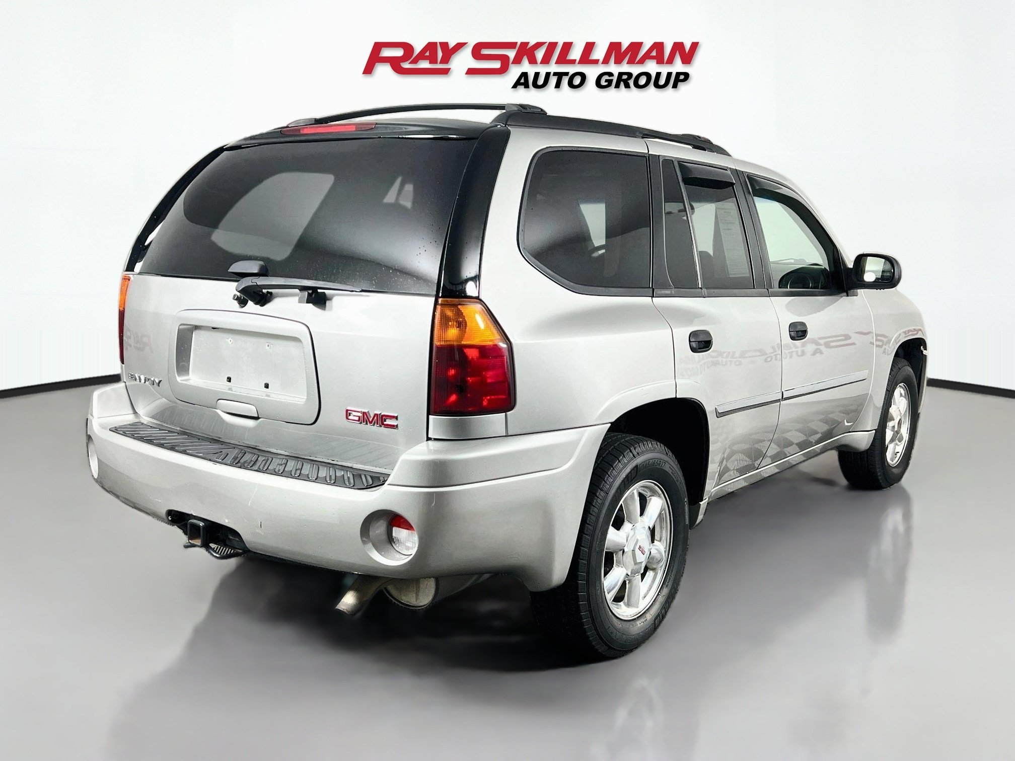 Used 2007 Liquid Silver Metallic GMC SLE image 6