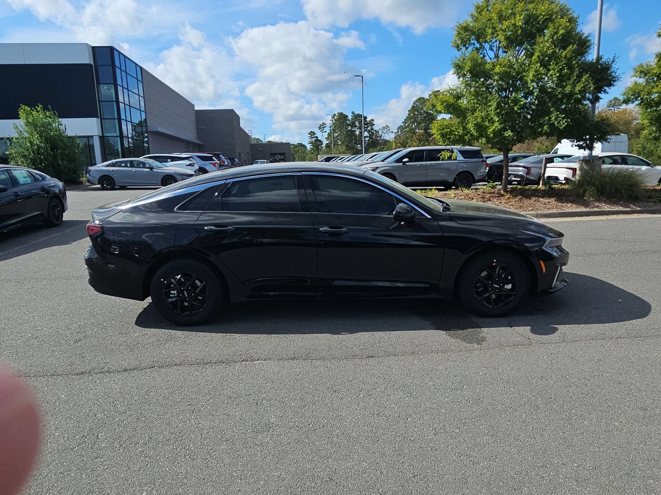 New 2026 Aurora Black Pearl Kia LXS image 8