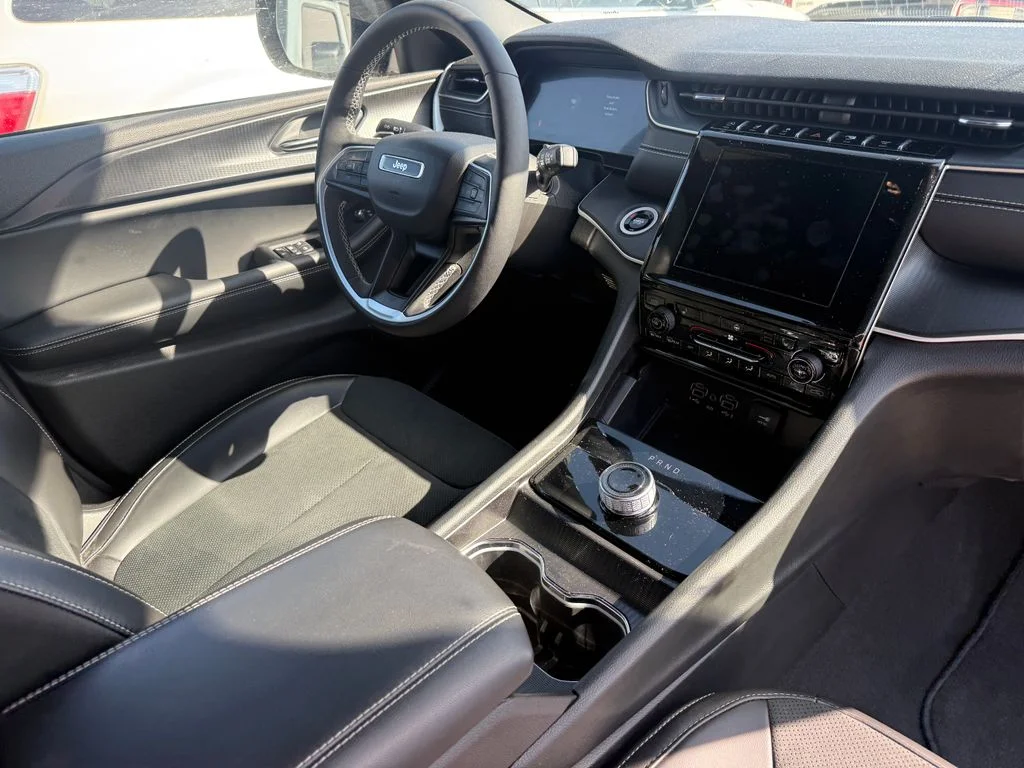 Used 2025 Red Jeep Altitude X image 4