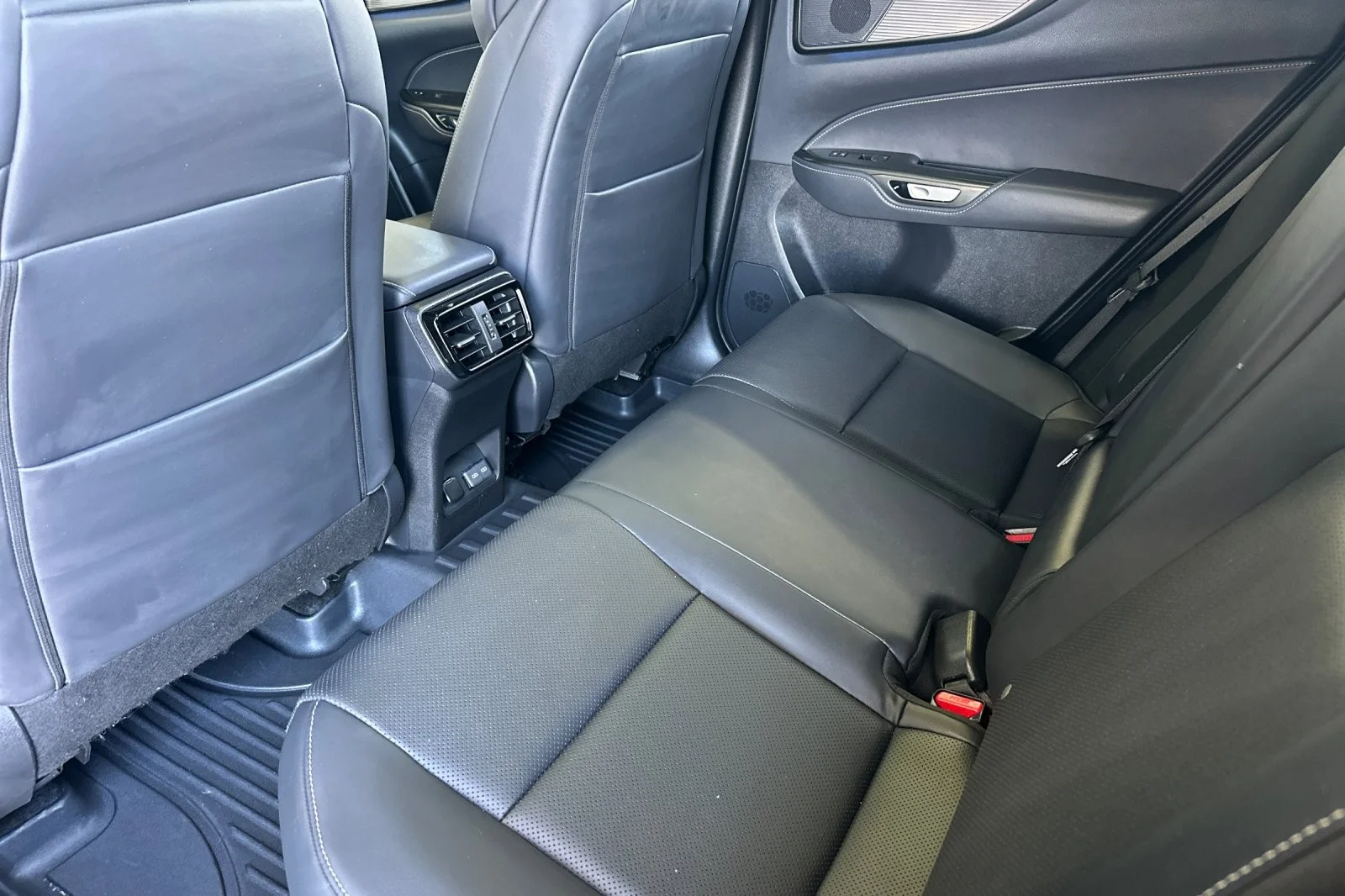 Used 2025 Obsidian Lexus NX 450h+ F SPORT Handling image 11