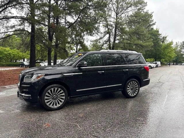 Used 2019 Black Lincoln Reserve image 1