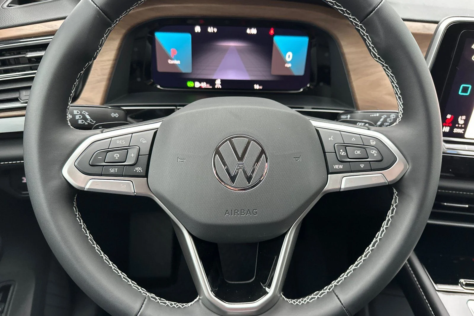 New 2026 Black Volkswagen 2.0T SE w/Technology image 23