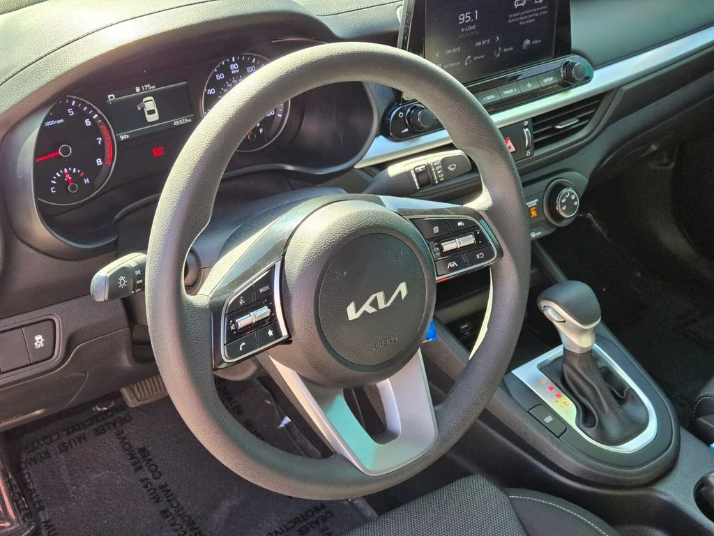 Used 2024 Red Kia LXS image 28
