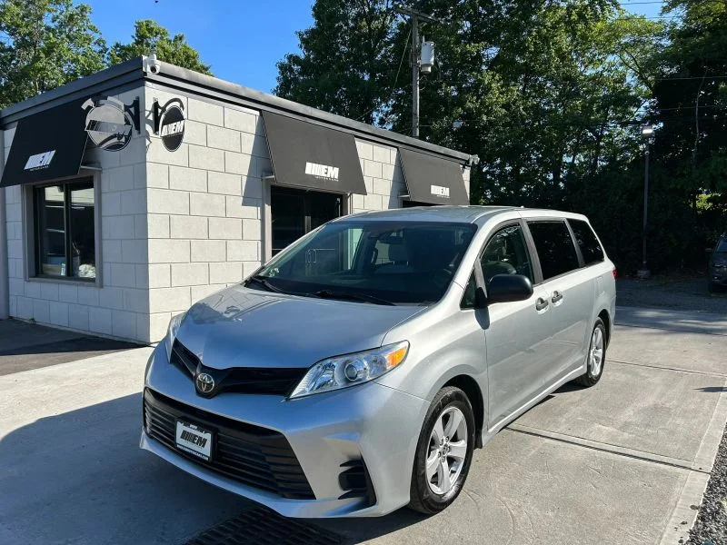 Used 2019 Silver Toyota L Minivan 4D image 1