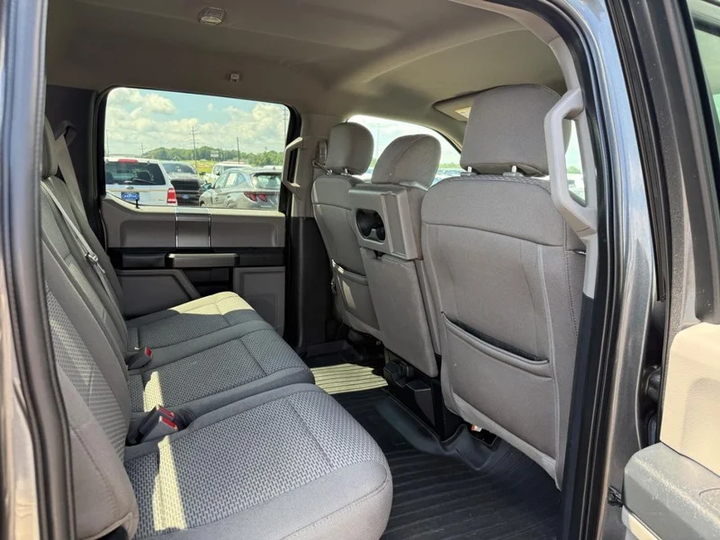 Certified Used 2020 Magnetic Metallic Ford XLT image 11