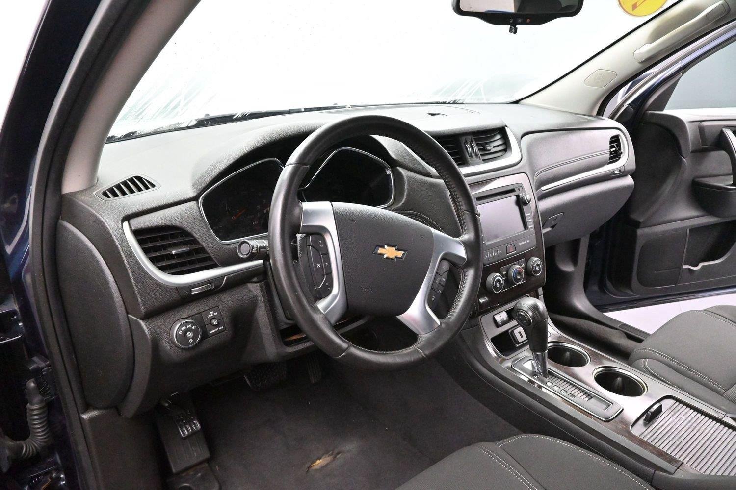 Used 2015 Blue Velvet Metallic Chevrolet LT image 16