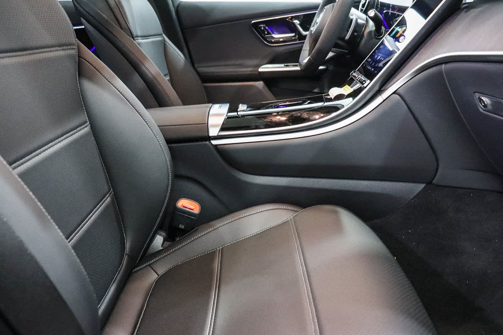 New 2027 MANUFAKTUR exclusive graphite grey magno Mercedes-Benz GLC 300 image 21