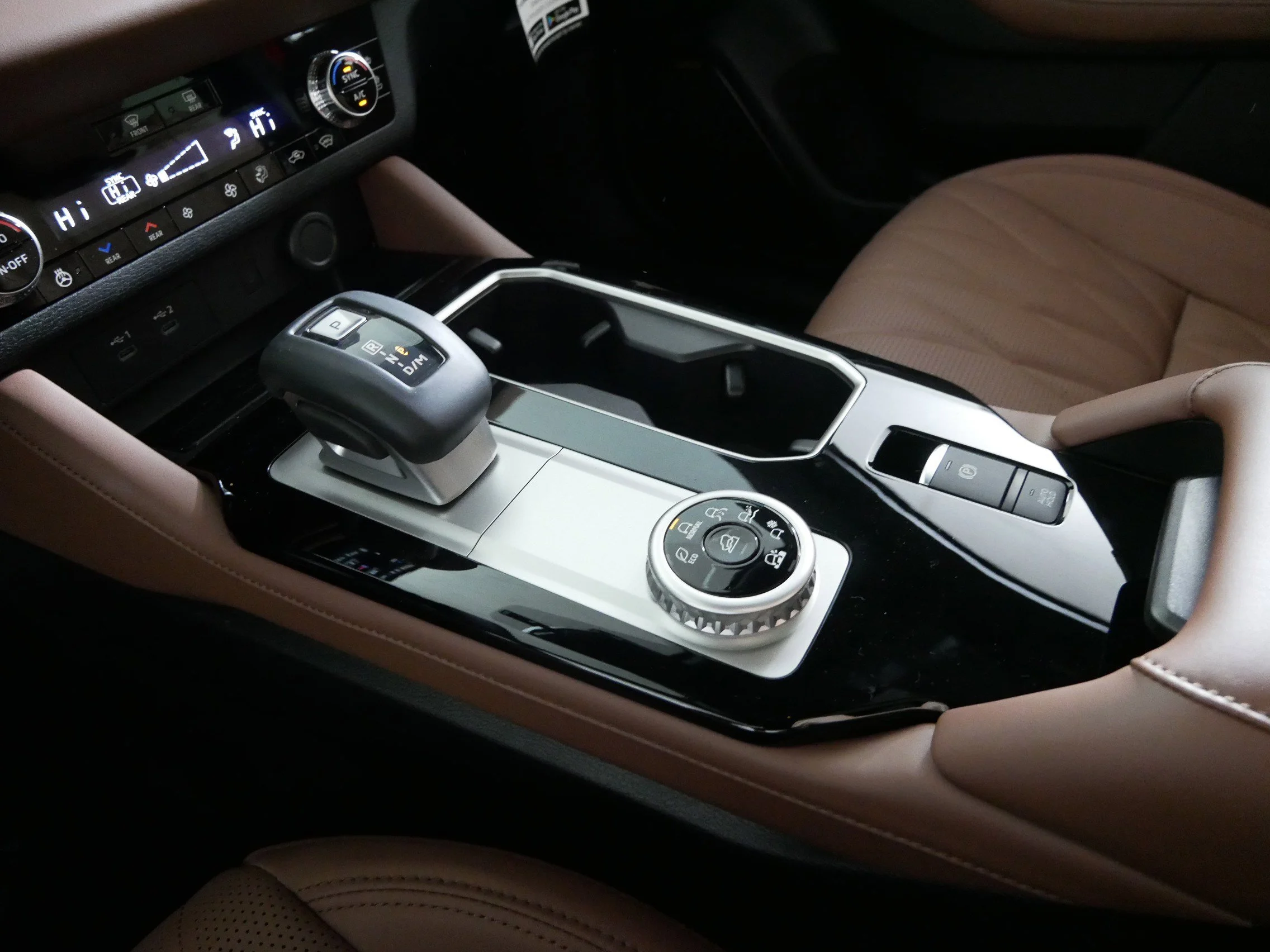 2025 Mitsubishi Outlander SEL - Photo 6