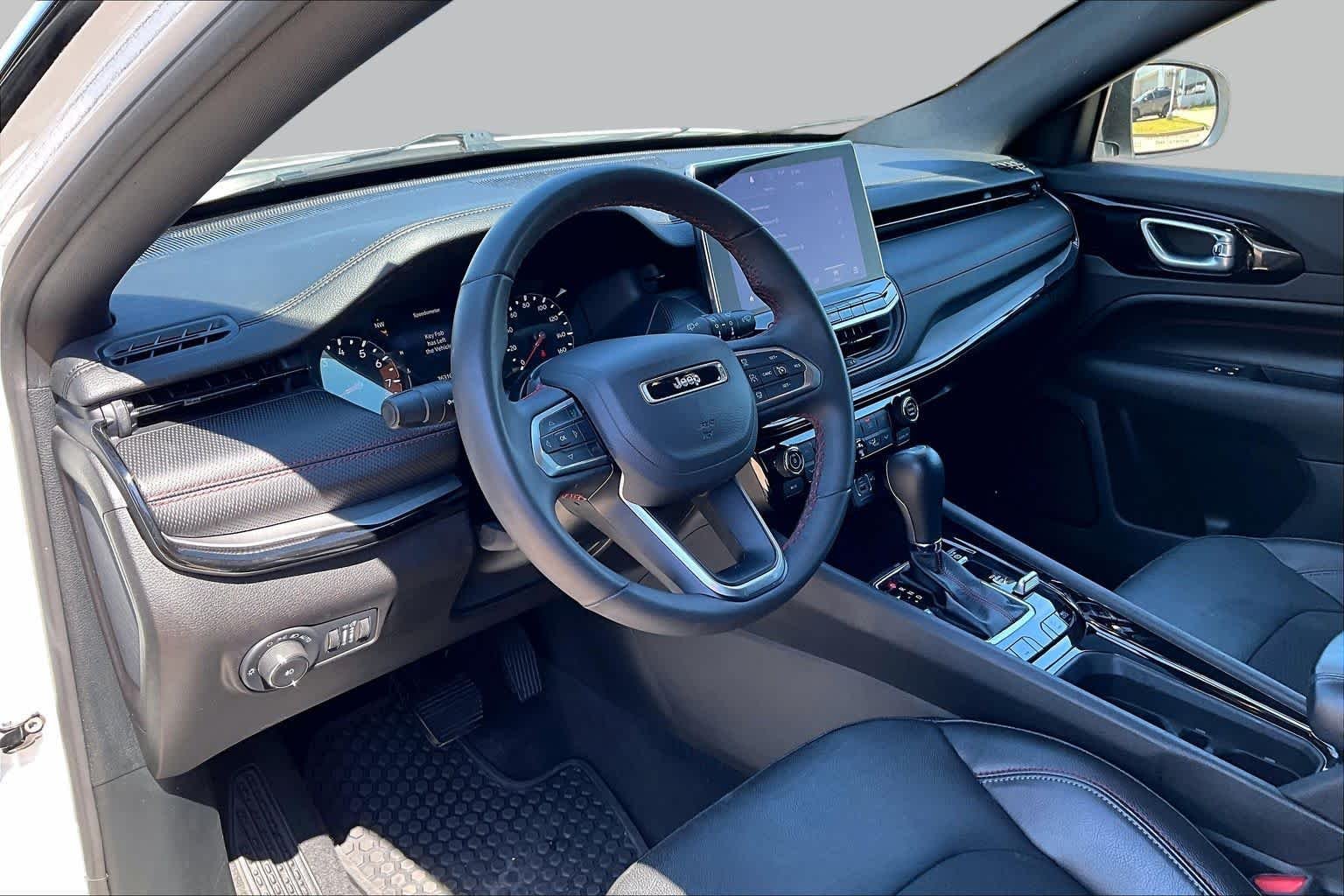 2025 Jeep Compass Trailhawk - Photo 16
