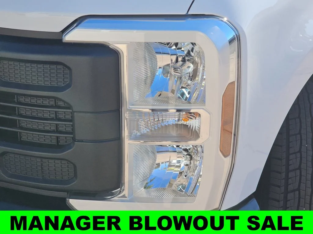 New 2026 Oxford White Ford F-350® XL image 32