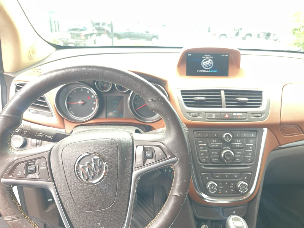 Used 2014 White Pearl Tricoat Buick Leather image 9