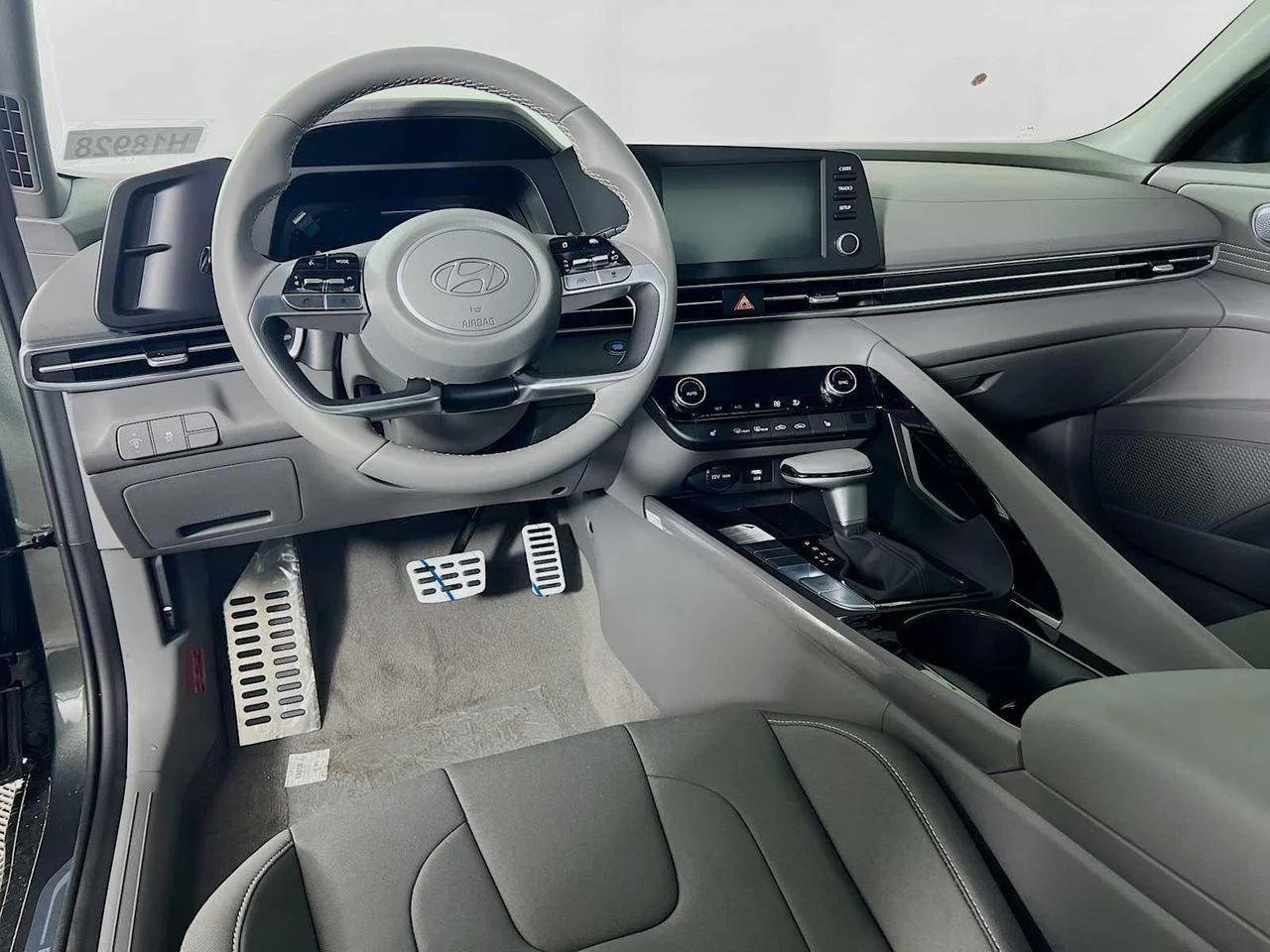 New 2026 Amazon Gray Hyundai SEL Sport image 7