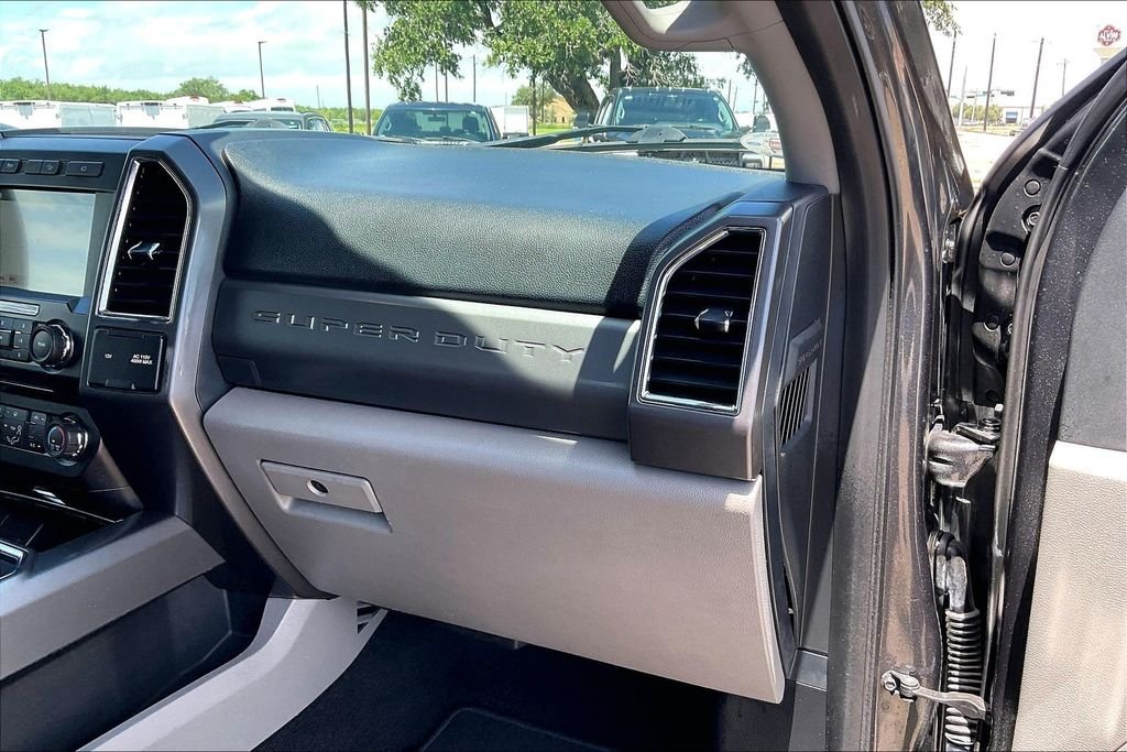 Used 2017 Magnetic Metallic Ford XLT image 23