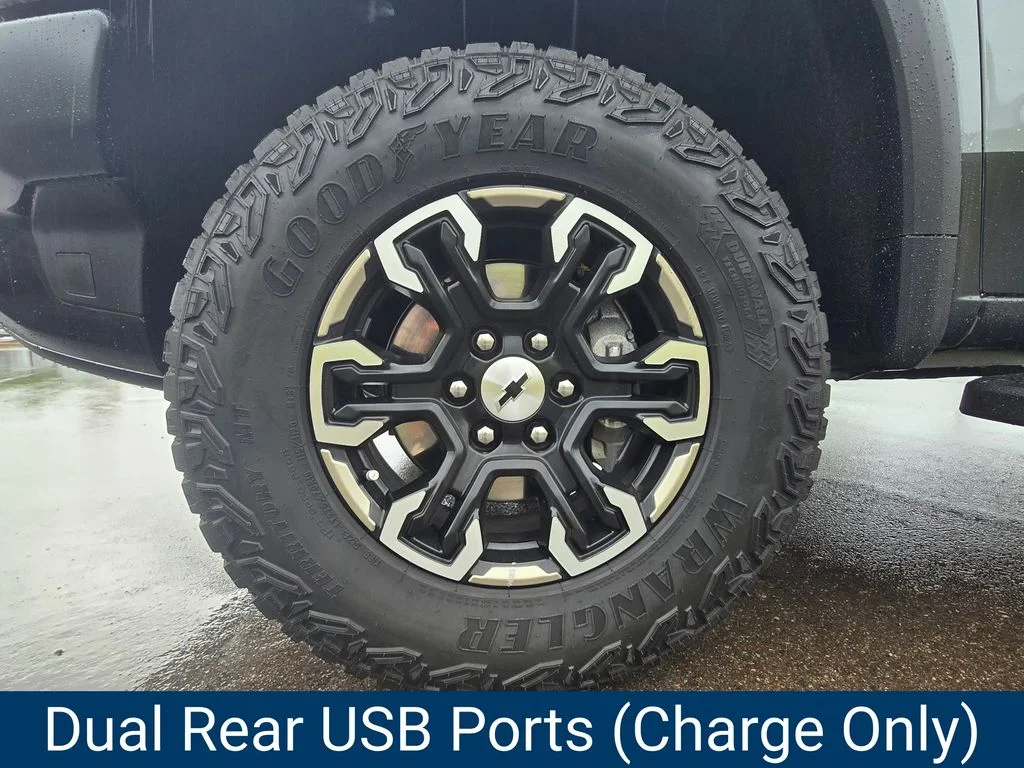 Used 2024 Gray Chevrolet ZR2 image 9