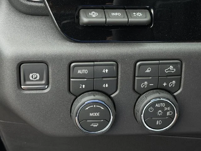 2026 Chevrolet Silverado 1500 ZR2 - Photo 18