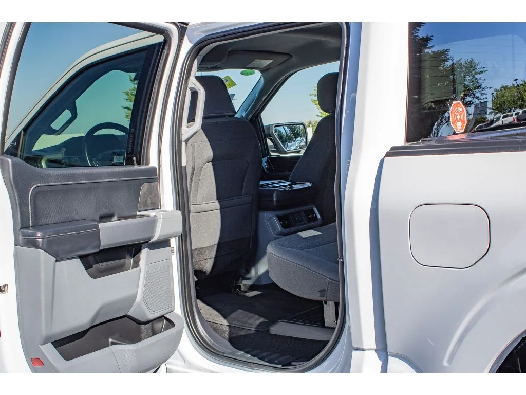 Used 2024 Oxford White Ford XLT image 14