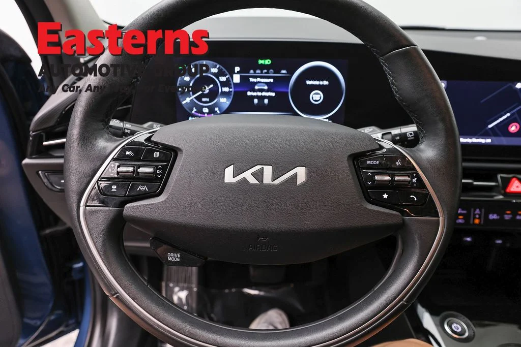 Used 2024 Blue Kia Wind image 10