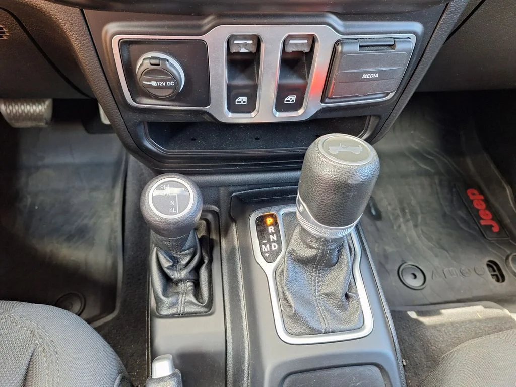 Used 2020 Gray Jeep Sport S image 16