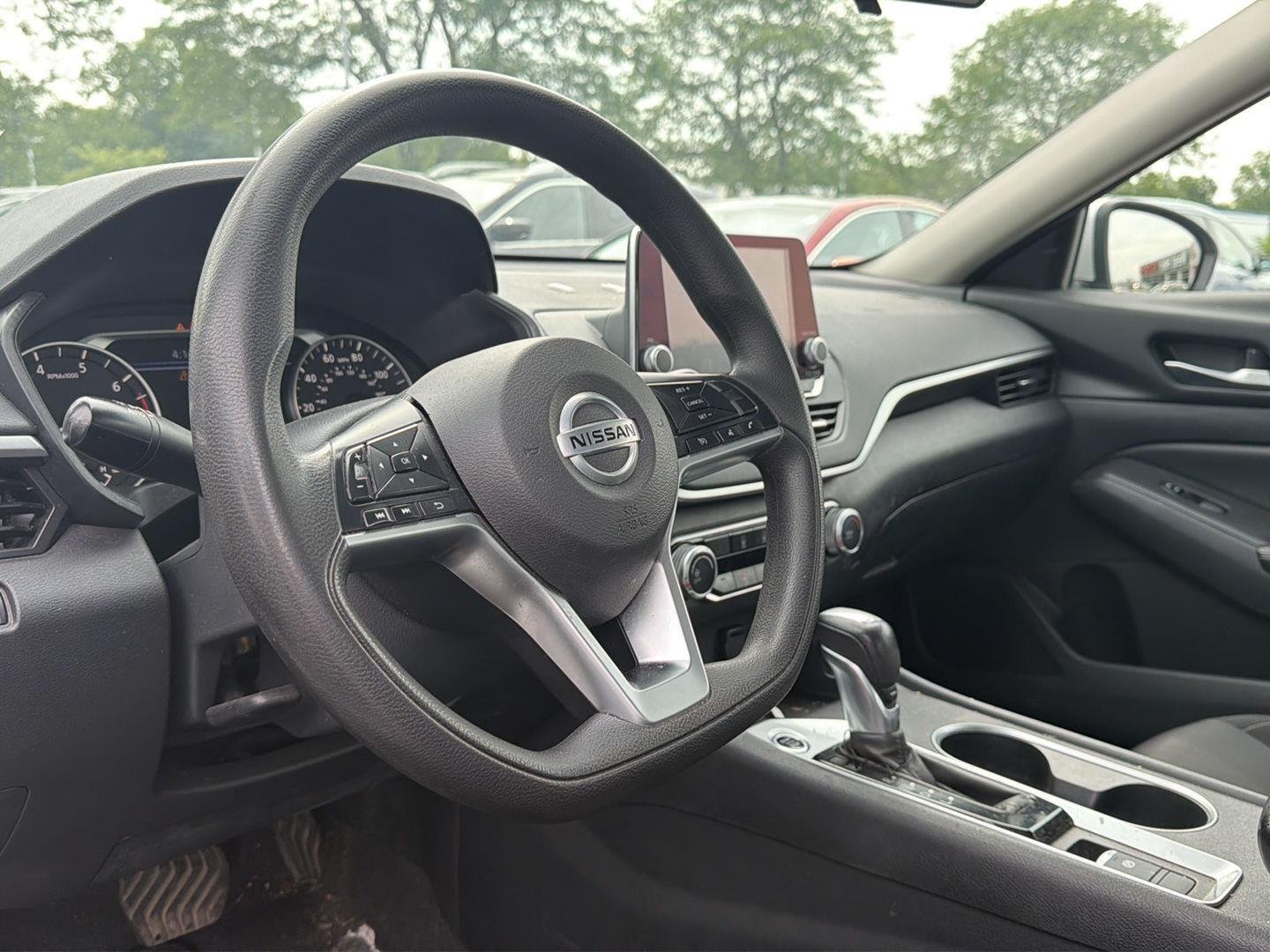 Used 2022 Brilliant Silver Metallic Nissan 2.5 SV image 5