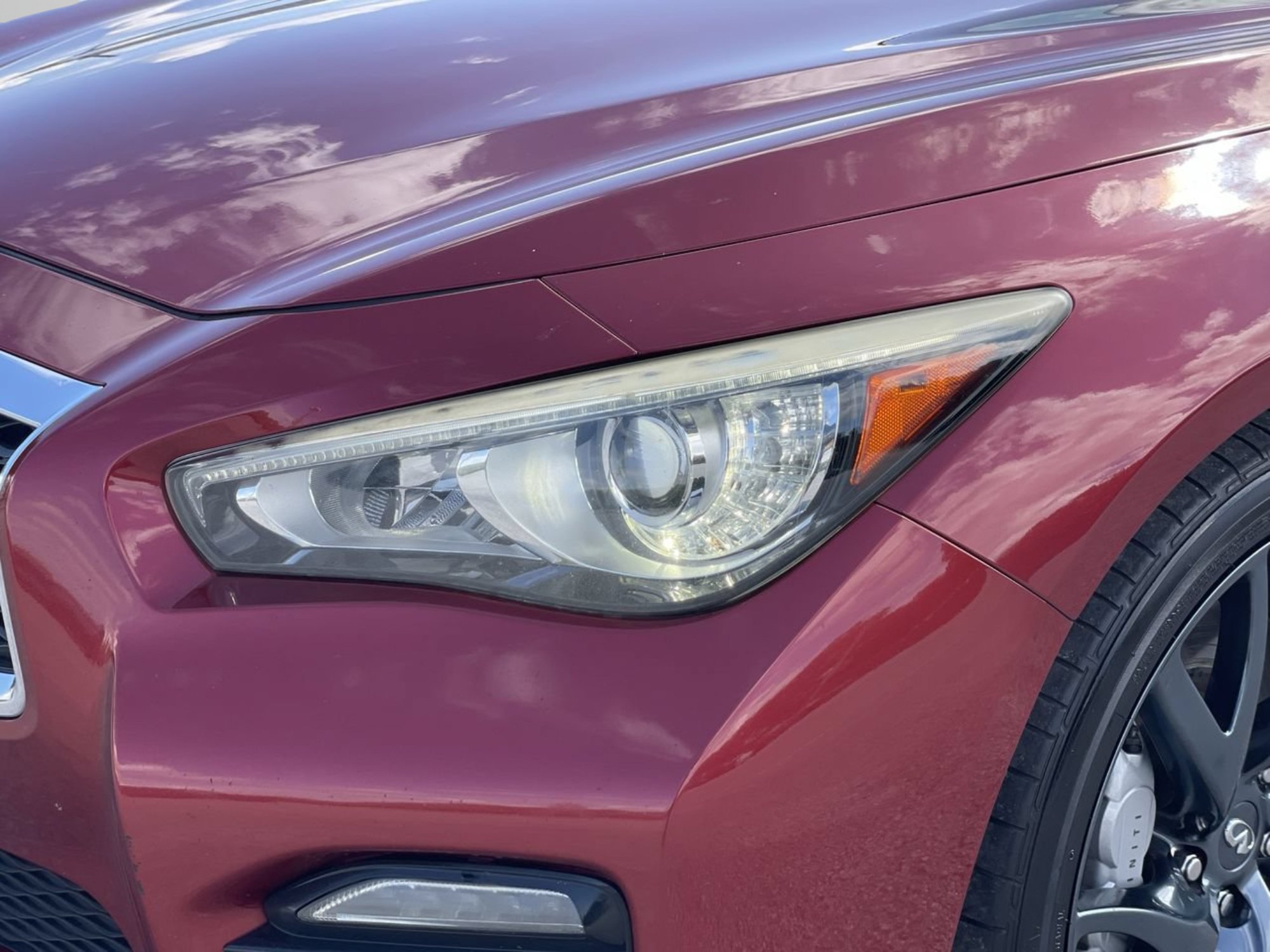 Used 2015 Venetian Ruby INFINITI Sport image 32