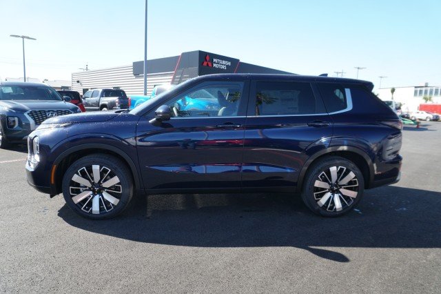 2025 Mitsubishi Outlander SE - Photo 10