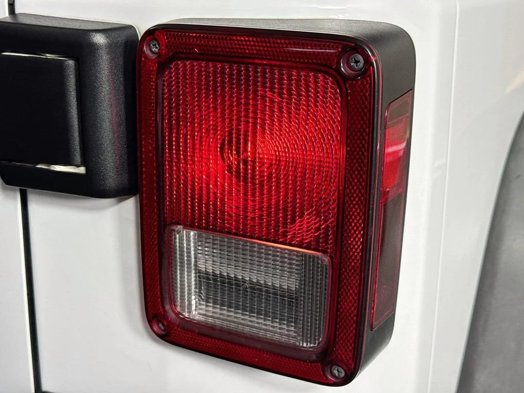 Used 2012 White Jeep Rubicon image 29