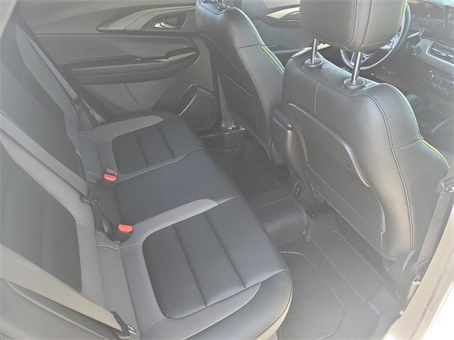 Used 2025 Iridescent Pearl Tricoat Chevrolet ACTIV image 25